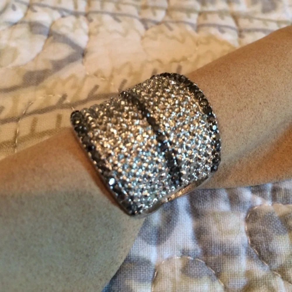 Two tone ring